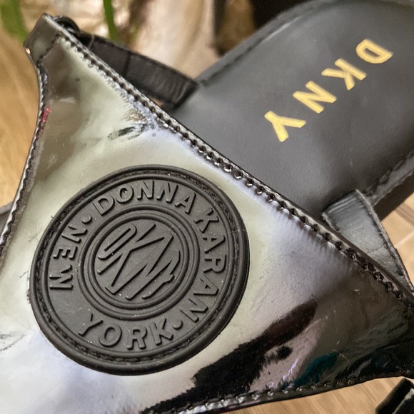 DNKY Donna Karan New York black thong summer Sandler Women’s size 6.5 M unworn - Picture 4 of 8